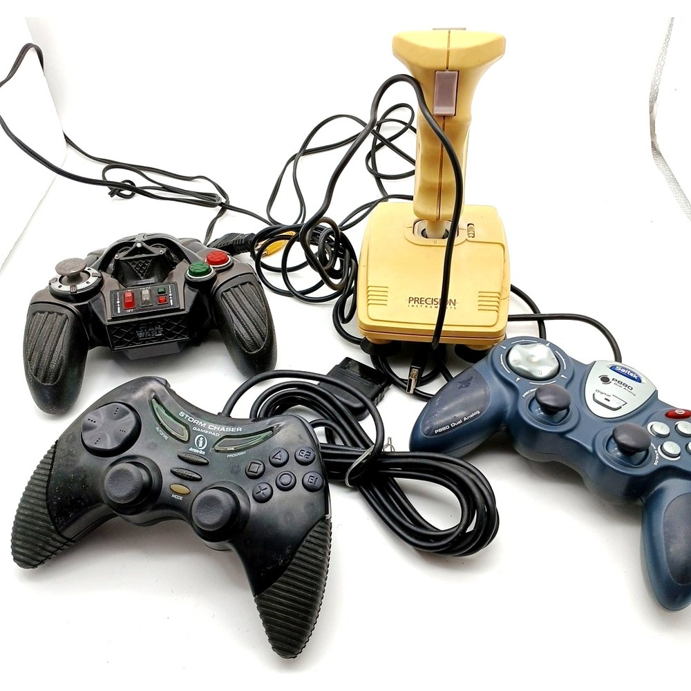 Video Game Controller Lot of 4 Jakks Pacific Star Wars Darth Vader Plug And Play